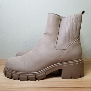 MIA‎ Girl Size 9.5 Pull On Lug Boots Tan Neutral Casual Fall Chunky Block Heel